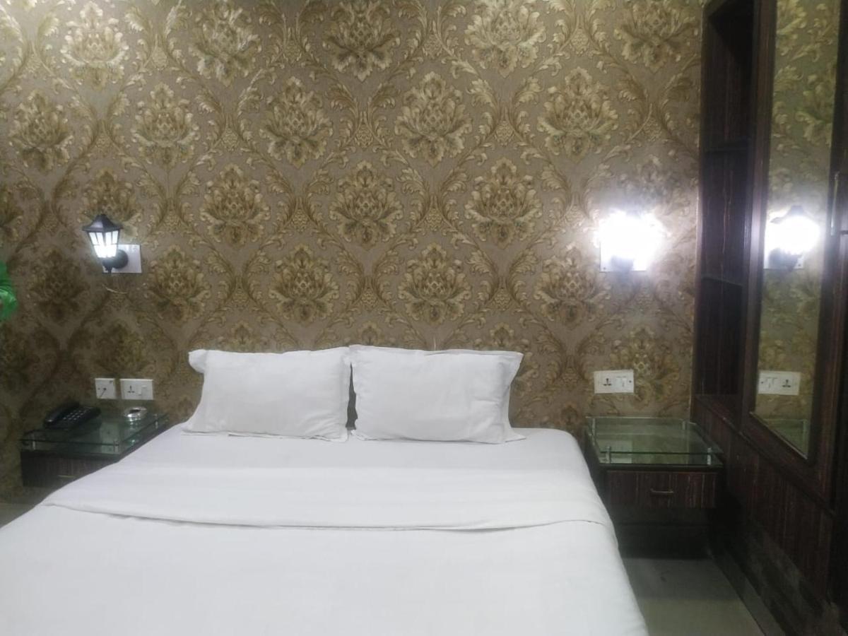 Hotel Diamond Suites Колката Екстериор снимка