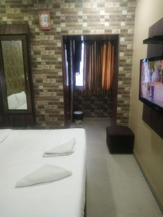 Hotel Diamond Suites Колката Екстериор снимка