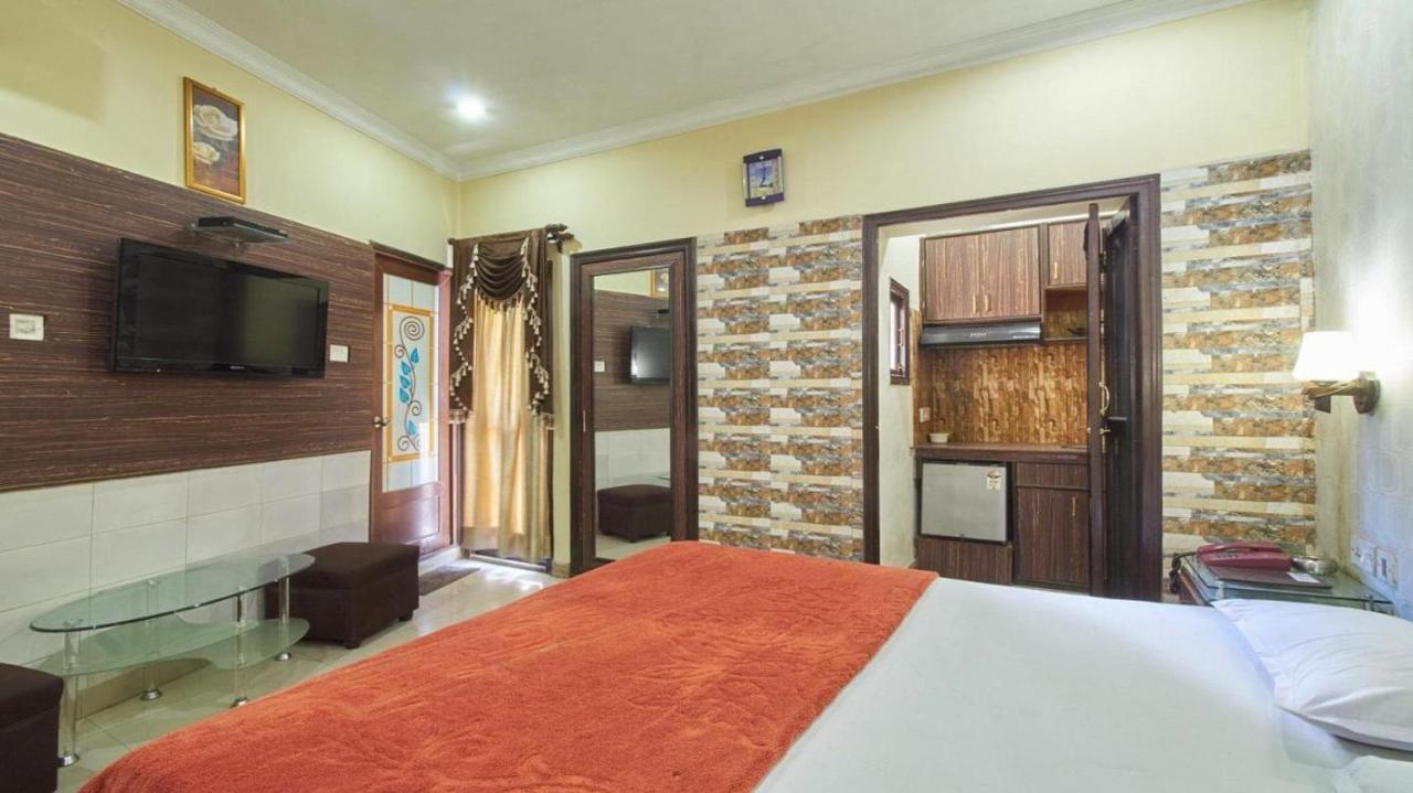 Hotel Diamond Suites Колката Екстериор снимка