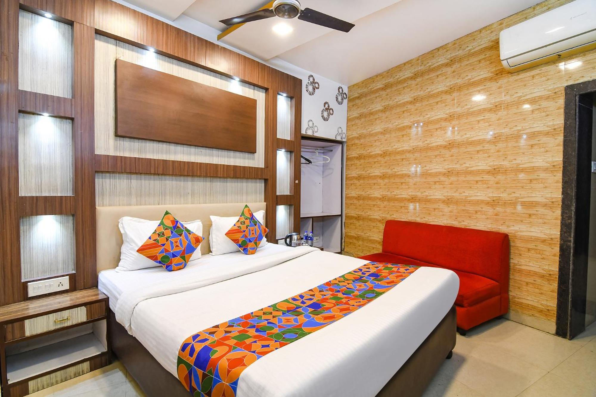Hotel Diamond Suites Колката Екстериор снимка