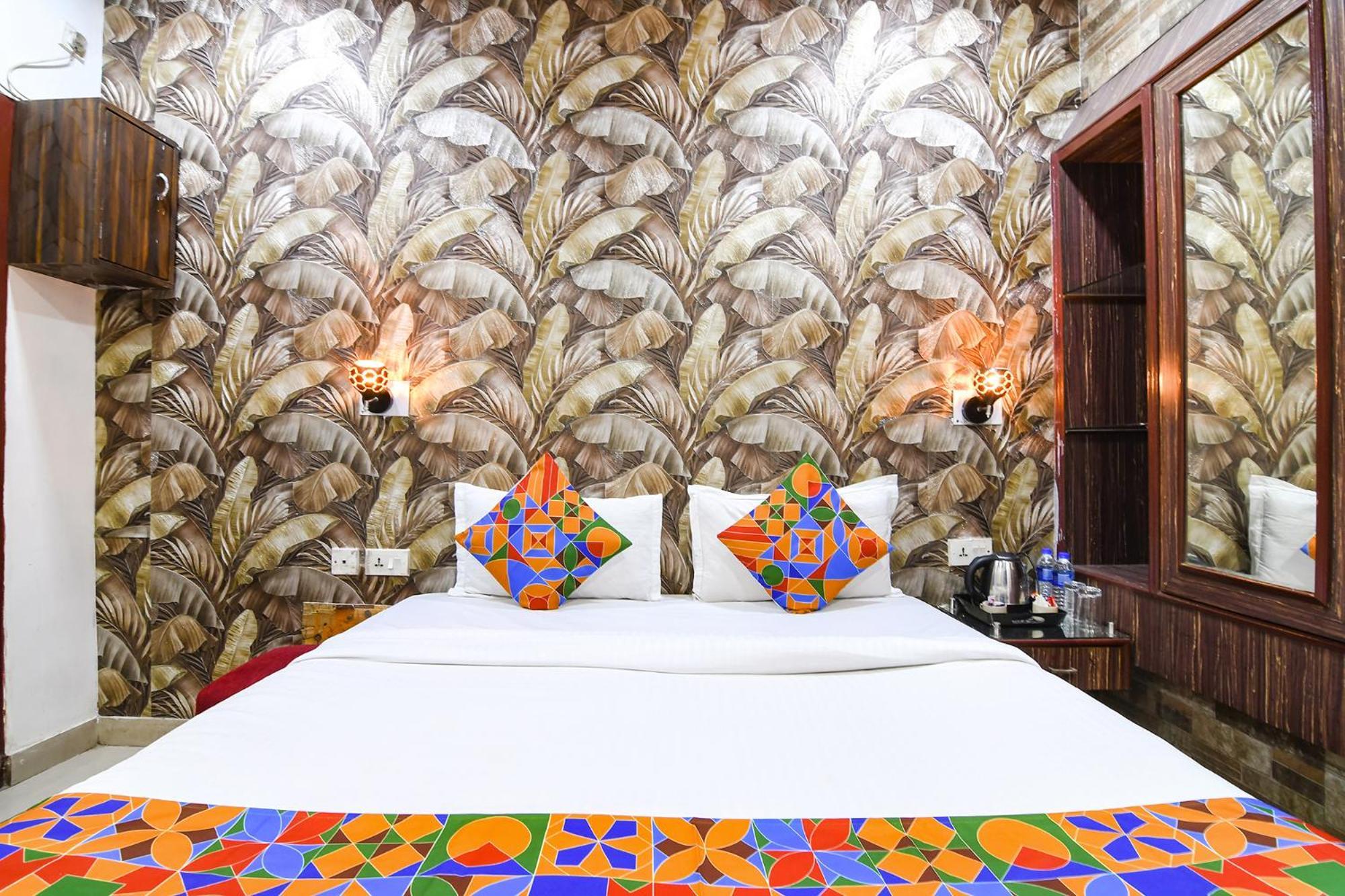 Hotel Diamond Suites Колката Екстериор снимка