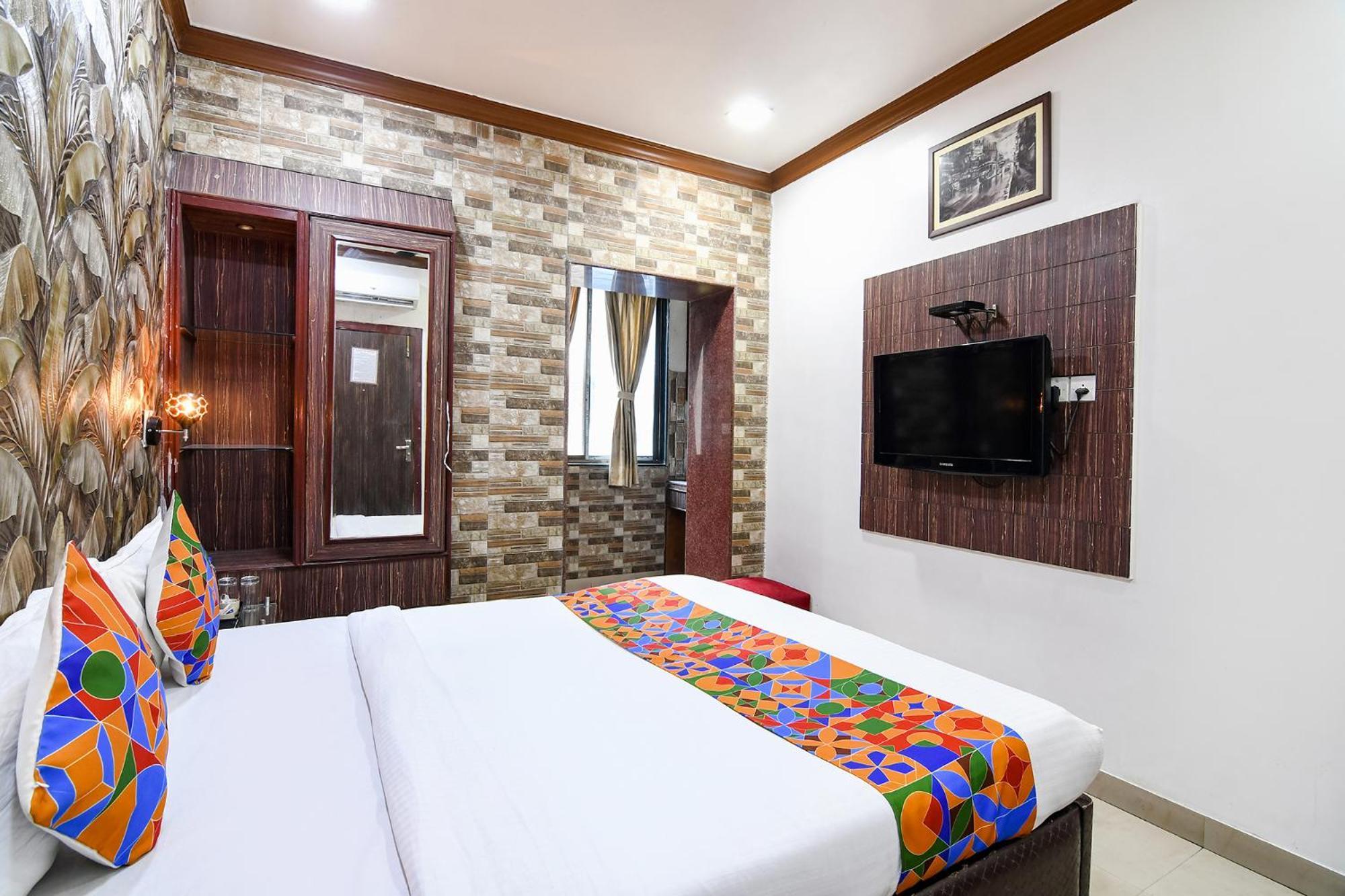 Hotel Diamond Suites Колката Екстериор снимка