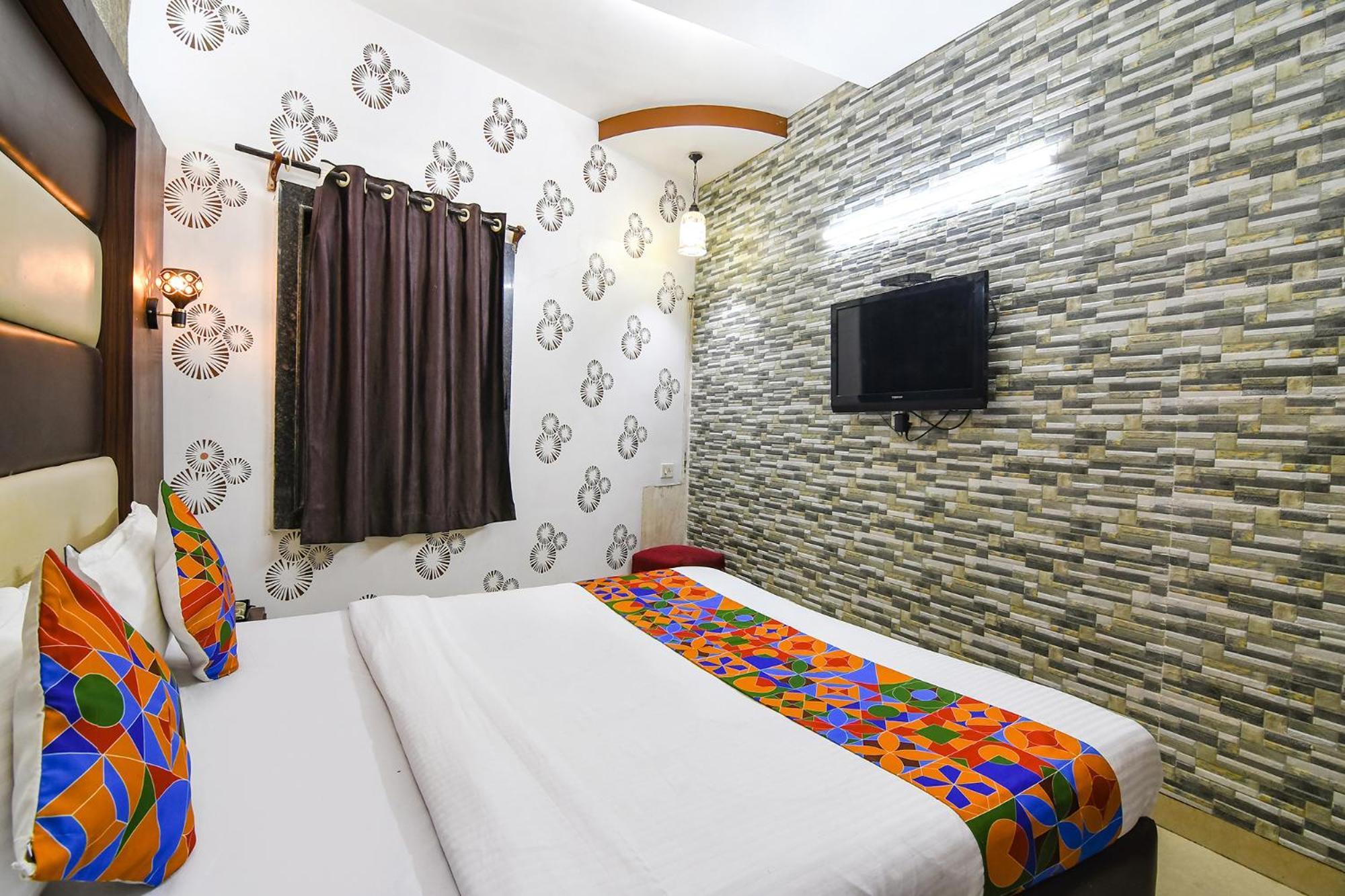 Hotel Diamond Suites Колката Екстериор снимка