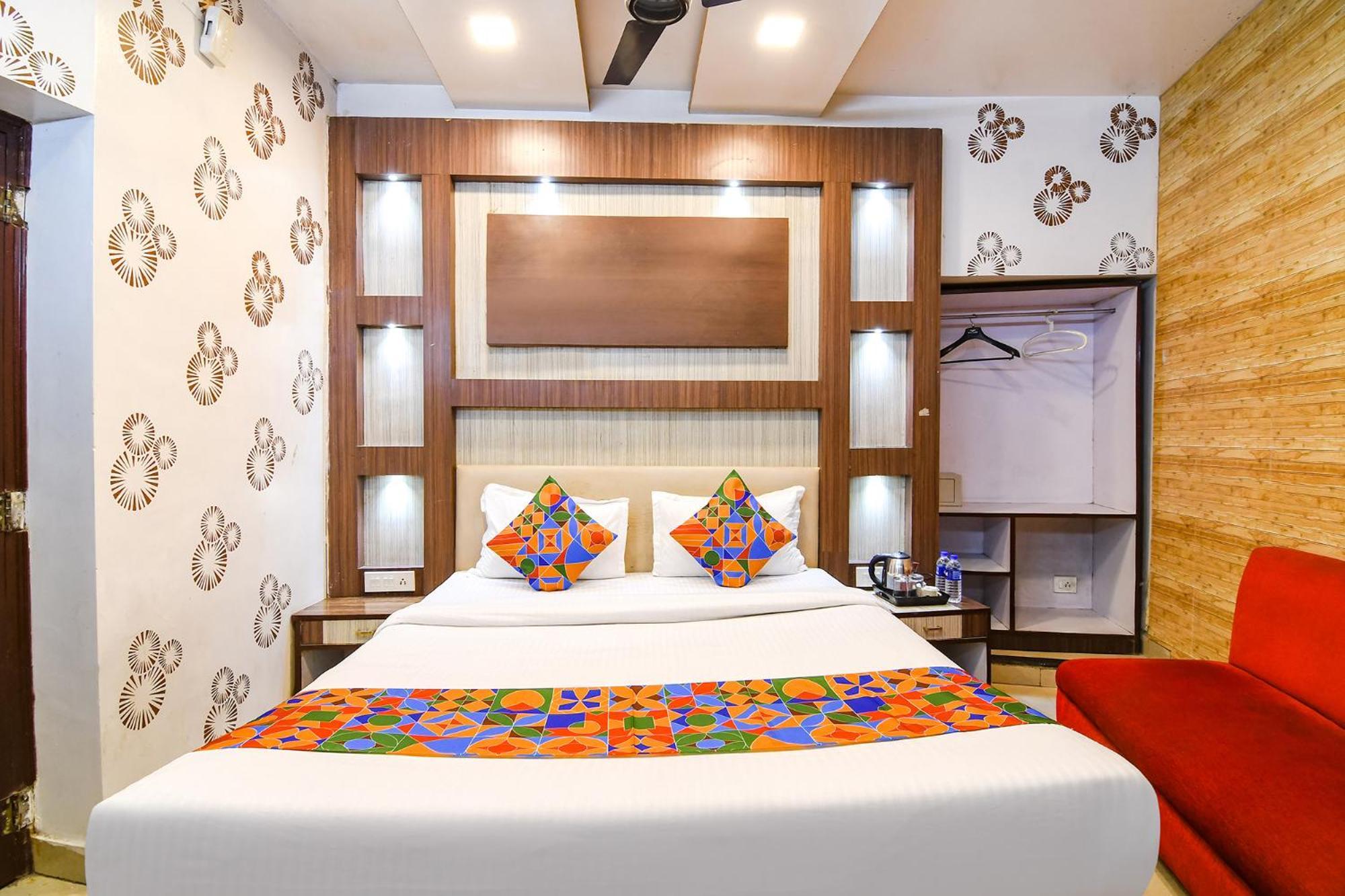 Hotel Diamond Suites Колката Екстериор снимка