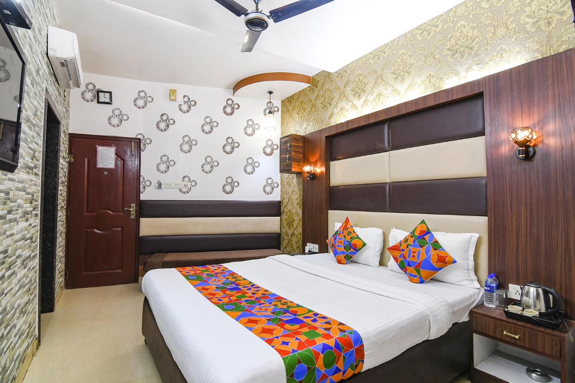 Hotel Diamond Suites Колката Екстериор снимка