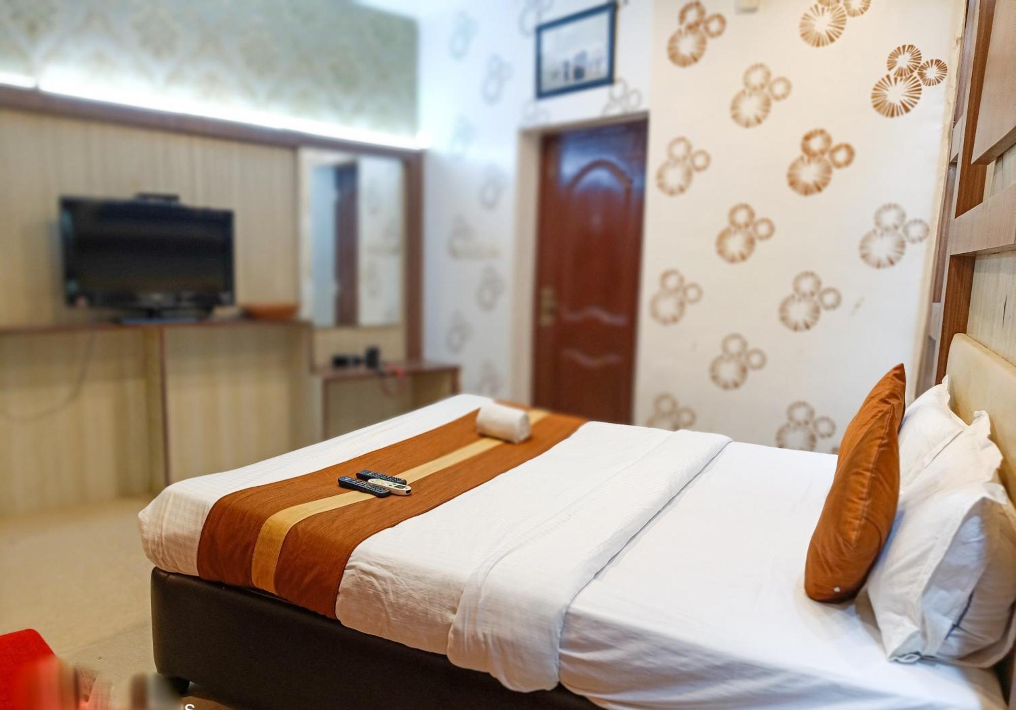 Hotel Diamond Suites Колката Екстериор снимка