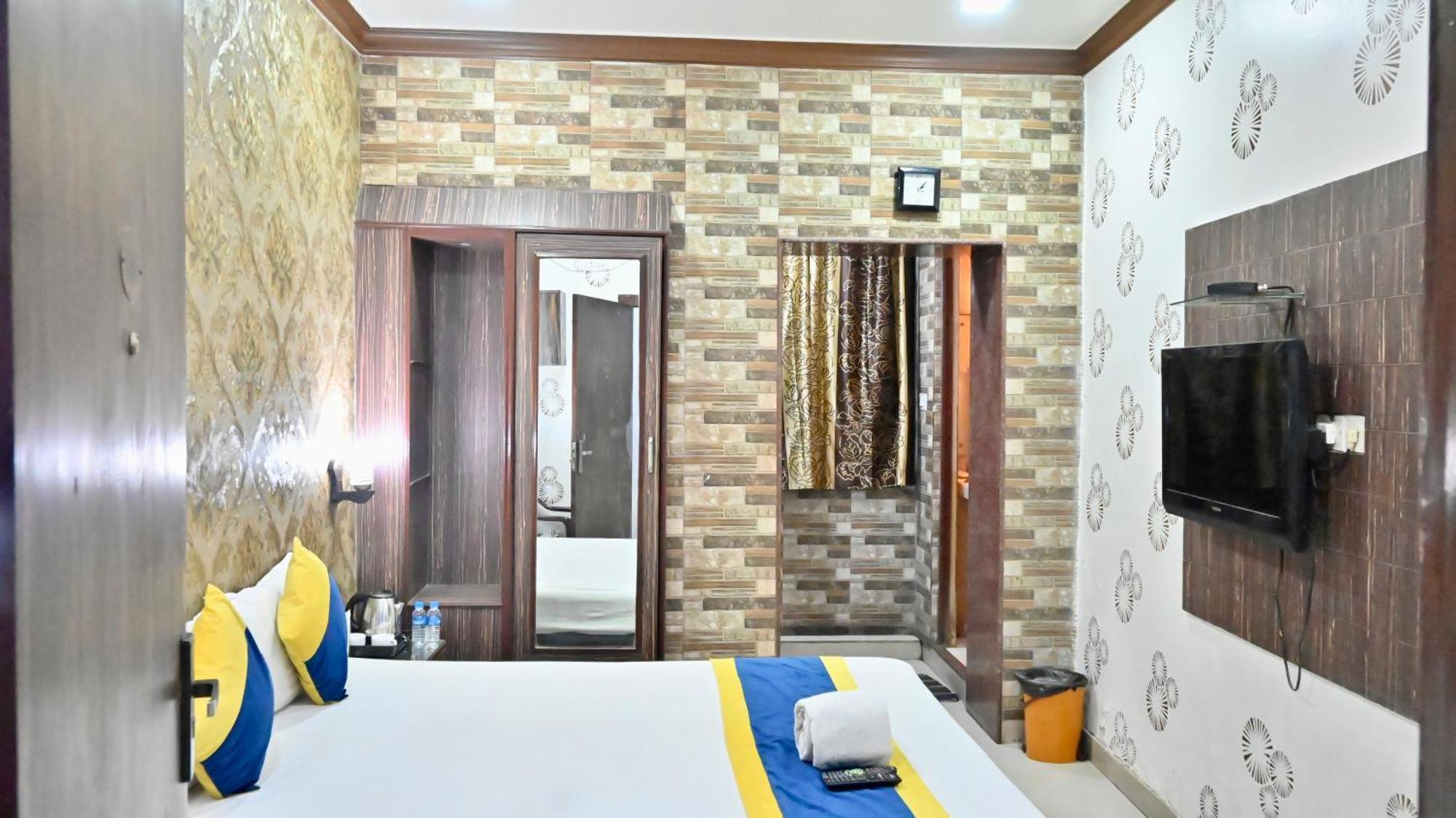 Hotel Diamond Suites Колката Екстериор снимка