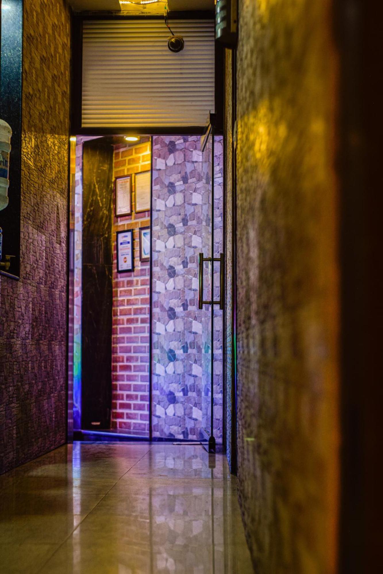 Hotel Diamond Suites Колката Екстериор снимка