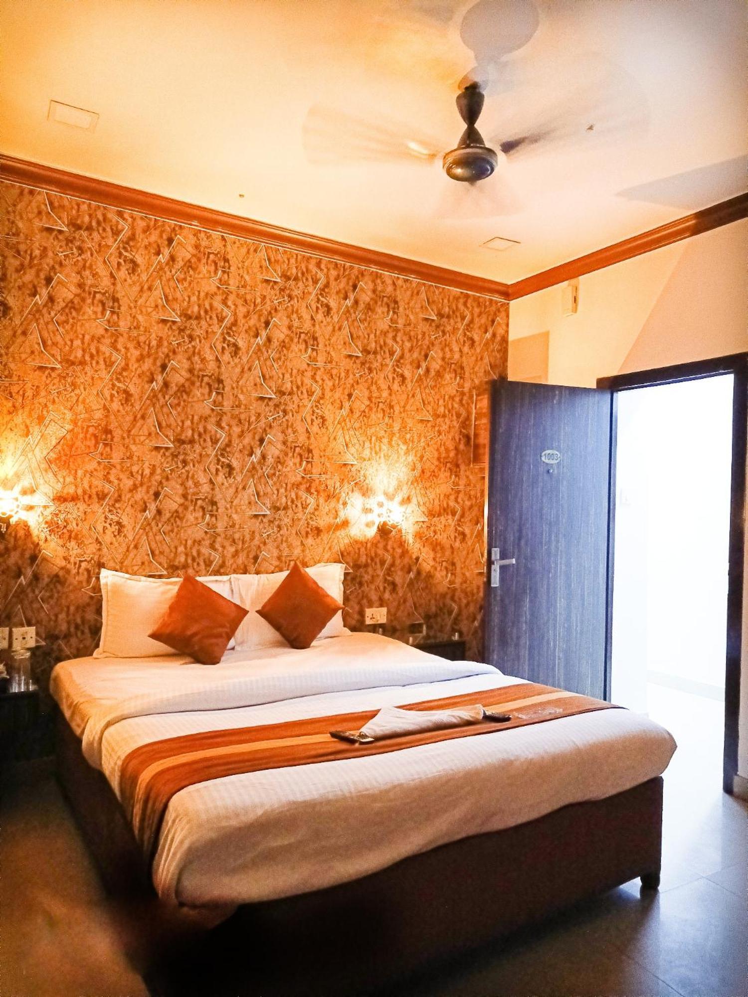 Hotel Diamond Suites Колката Екстериор снимка